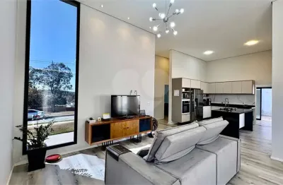 Terreno à venda com 3 quartos, sendo 3 suítes,  no condomínio Village Ipanema 2, Araçoiaba Da Serra - SP