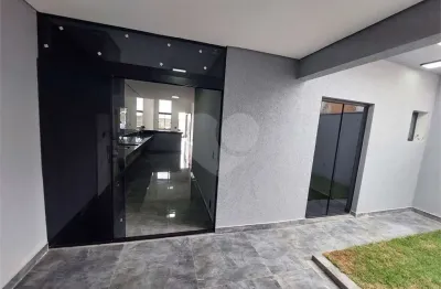Casa  à venda com 3 quartos, sendo 1 suíte,  no condomínio Horto Florestal Villagio, Sorocaba - SP