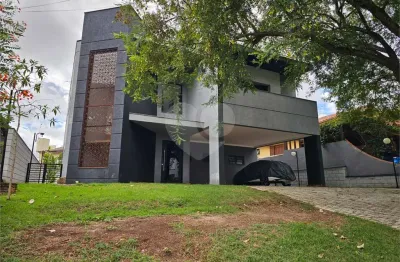 Casa  à venda com 4 quartos, sendo 3 suítes,  no condomínio Vivendas do Lago, Sorocaba - SP