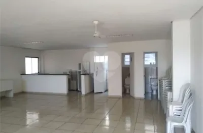 Apartamento à venda com 2 quartos no condomínio residencial jd. maria sampaio, taboão da serra - sp