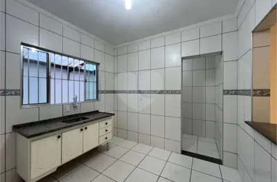 Apartamento à venda com 2 quartos, sendo 1 suíte,  no condomínio edificio bellini e martins vi, sorocaba - sp