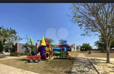 Casa  à venda com 3 quartos, sendo 1 suíte,  no condomínio Residencial Jardim, Sorocaba - SP