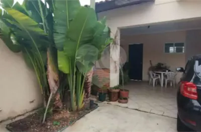 Casa à venda com 4 quartos, sendo 1 suíte,  em Jardim Guadalajara, Sorocaba, SP