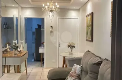 Apartamento à venda com 2 quartos no condomínio Edifício Spazio Salute, Sorocaba - SP