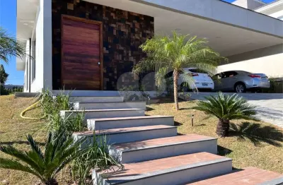 Casa  à venda com 4 quartos, sendo 4 suítes,  no condomínio village saint charbel, araçoiaba da serra - sp