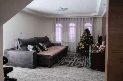 Casa à venda com 3 quartos, sendo 1 suíte,  em centreville, santo andré - sp