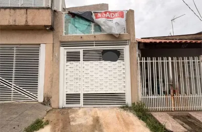 Sobrado à venda com 2 quartos, sendo 2 suítes,  em Vila Adélia, Sorocaba, SP