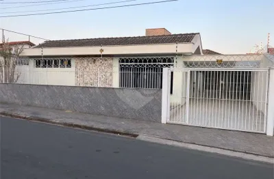 Casa Térrea à venda com 4 quartos, sendo 2 suítes,  em Jardim Santa Rosália, Sorocaba, SP