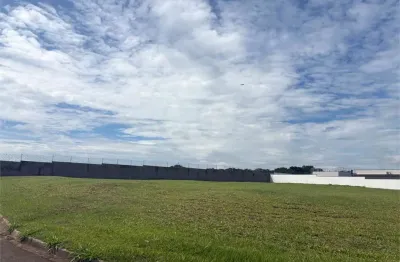 Terreno à venda no condomínio Village Saint Charbel, Araçoiaba Da Serra - SP