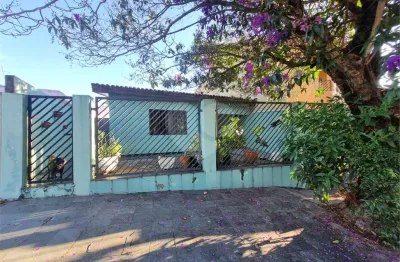 Casa à venda com 4 quartos, sendo 1 suíte,  em Jardim Guarujá, Sorocaba, SP