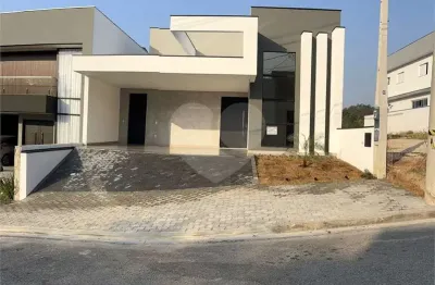 Casa  à venda ou para alugar com 3 quartos, sendo 3 suítes,  no condomínio Renaissance, Sorocaba - SP