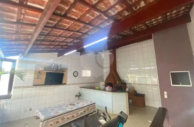 Casa para alugar com 4 quartos, sendo 2 suítes,  em Wanel Ville, Sorocaba, SP