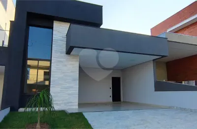 Casa  à venda com 3 quartos, sendo 1 suíte,  no condomínio Res. Helena Maria, Sorocaba - SP