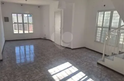 Sobrado para alugar com 3 quartos, sendo 1 suíte,  em Jardim São Carlos, Sorocaba, SP