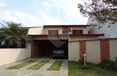 Casa  à venda com 5 quartos, sendo 1 suíte,  no condomínio Constantino Mattucci, Sorocaba - SP