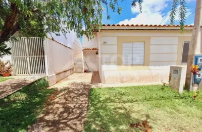 Casa  para alugar com 3 dormitorios em condominio moradas 3