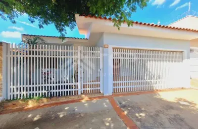 Casa com 3 quartos para alugar no Residencial Itamarati, São Carlos , 167 m2 por R$ 2.778