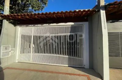 Casa com 2 dormitorios a venda na vila nery,  com moveis planejados nos dormitorios, cozinha e banheiro