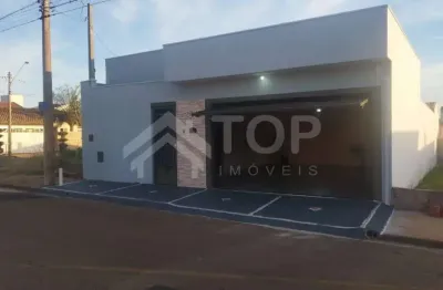 Casa com 3 dormitorios sendo uma suite a venda no jardim embare, equipada para colocacao de aquecedor, encanamento com boiler, piso da casa em porcelanato primeira linha.