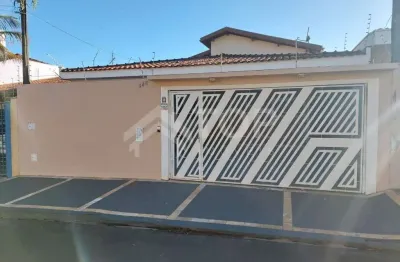 Casa com 3 quartos para alugar no Jardim Acapulco, São Carlos , 248 m2 por R$ 3.556