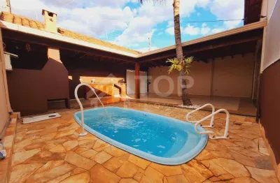 Casa com 2 quartos no jardim itamaraty com piscina e area gourmet