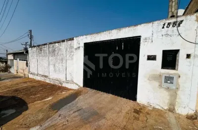 Terreno ja todo murado, com otima topografia. ligacao de agua e energia