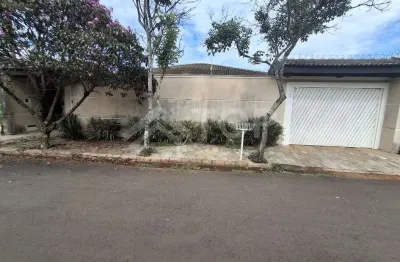 Linda casa no bairro santa monica, com 4 dormitorios, sendo 3 suites