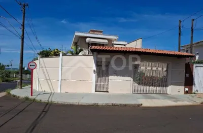 Lindo sobrado de 3 dormitorios, com 2 suites, piscina e churrasqueira no bairro planalto paraiso