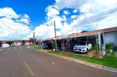Linda casa de 2 dormitorios com 1 suite, churrasqueira e piscina no res. terra nova