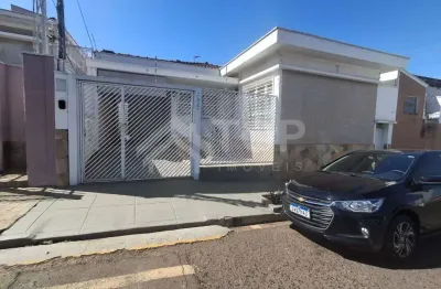 Excelente casa de 3 dormitorios com 1 suite com perfil comercial e residencial no centro da cidade
