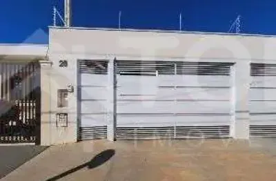 Excelente casa de 3 dormitorios, sendo 1 suite e churrasqueira