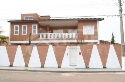 Lindo sobrado de esquina com 3 dormitorios, sendo 2 suites