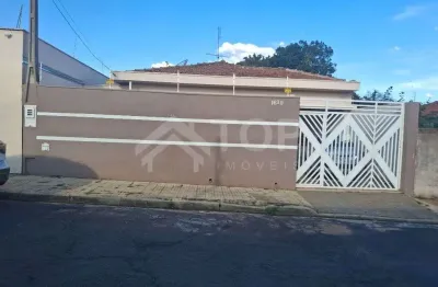 Linda casa de 3 dormitorios com 1 suite, em excelente localizacao no jardim brasil, finalidade de localizacao para residencia e comercio