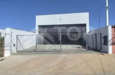Excelente barracao, em otima localizacao no bairro jardim bandeirantes