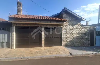 Excelente casa com 4 suites, sendo 1 edicula com suite e varanda coberta com churrasqueira