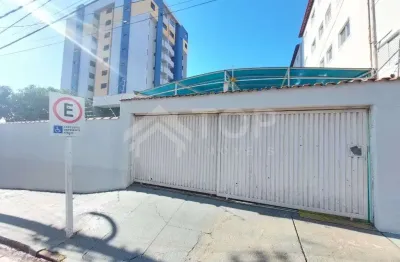 Excelente casa, com perfil residencial e comercial em excelente localizacao proximo a usp