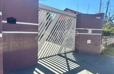 Linda casa com 4 dormitorios, sendo 1 suite em excelente localizacao