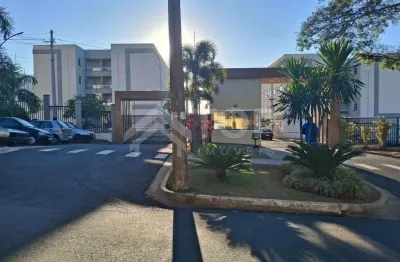 Excelente apartamento e 2 dormitorios no terreo em otima localizacao no res. parque mont blanc