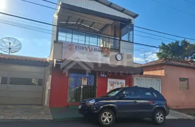 Excelente ponto comercial, quase esquina com a rua teixeira de barros, na melhor localizacao do bairro vila prado