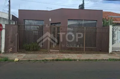 Excelente ponto comercial com mezanino em excelente localizacao 895555555