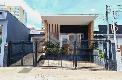 Casa com 3 quartos para alugar no Centro, São Carlos 
