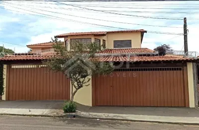 Casa de alto padrao com edicula e churrasqueira no jardim centenario - sao carlos