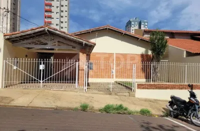 Casa com 3 quartos para alugar no Centro, São Carlos 