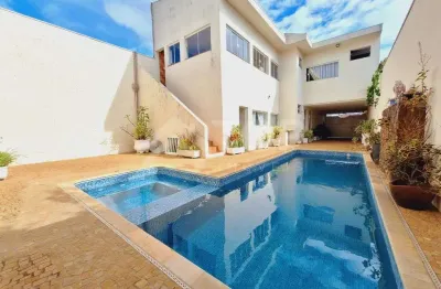Casa com 3 quartos à venda no Jardim Hikare, São Carlos , 425 m2 por R$ 799.000