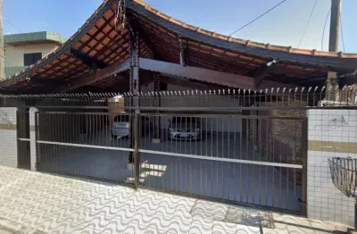 Linda casa em condomínio com 01 vaga de garagem - aviação  - lado praia