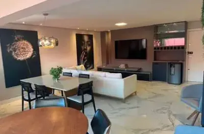 Apartamento na quadra do mar na barra sul, balneário camboriú/sc
