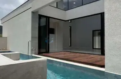 Casa com 4 quartos à venda na Rua Ivo José Rebello, Santa Regina, Camboriú