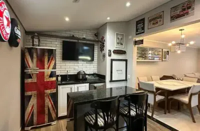 Sobrado semi mobiliado, com linda área de churrasqueira no bairro alto em curitiba