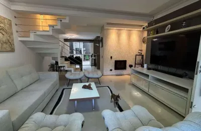 Sobrado triplex em condomínio fechado à venda no atuba em curitiba