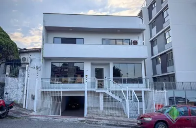 Casa comercial com 12 salas à venda na rua professora otília cruz, 70, jardim atlântico, florianópolis, 551 m2 por r$ 1.990.000
